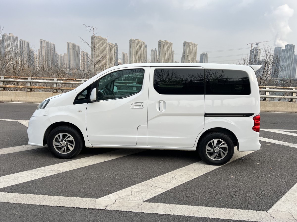 日產(chǎn) NV200  2018款 1.6L CVT豪華型圖片