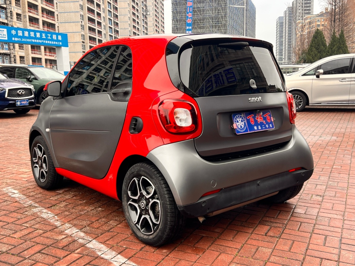 smart fortwo  2018款 0.9T 66千瓦硬頂先鋒版圖片