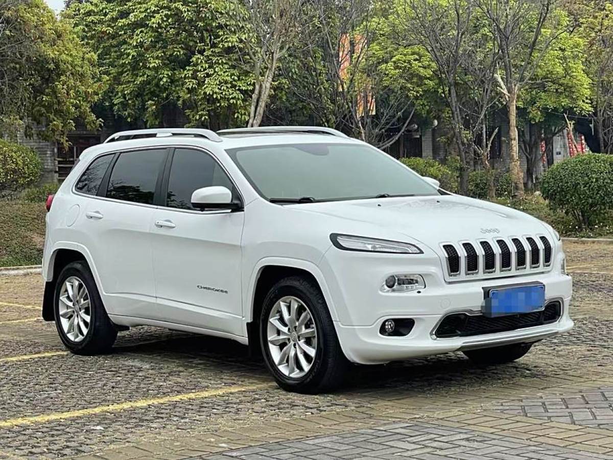 Jeep 自由光  2017款 2.4L 專業(yè)智能版圖片