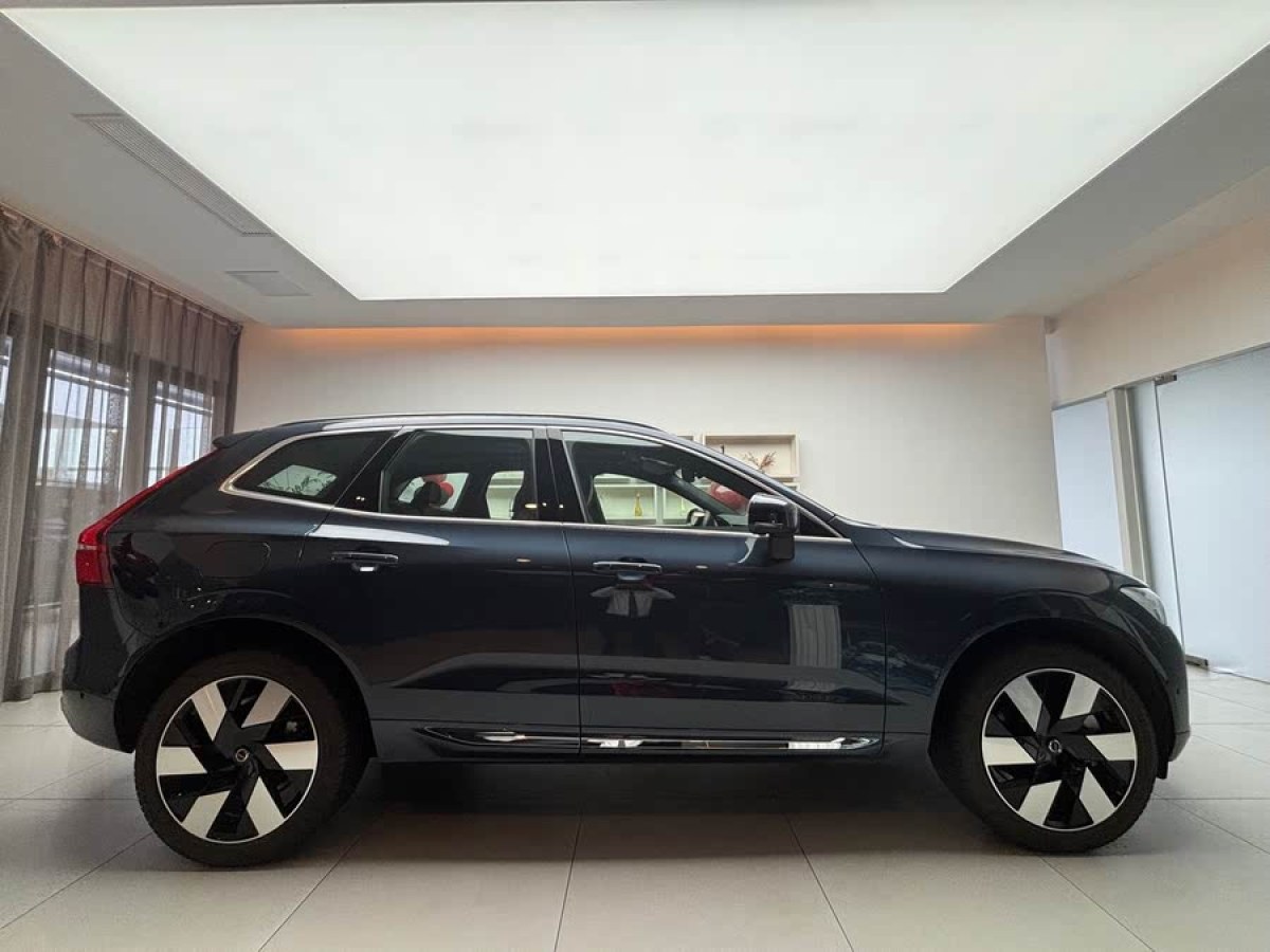 沃爾沃 XC60新能源  2025款 插電式混動 長續(xù)航四驅(qū)智雅豪華版圖片