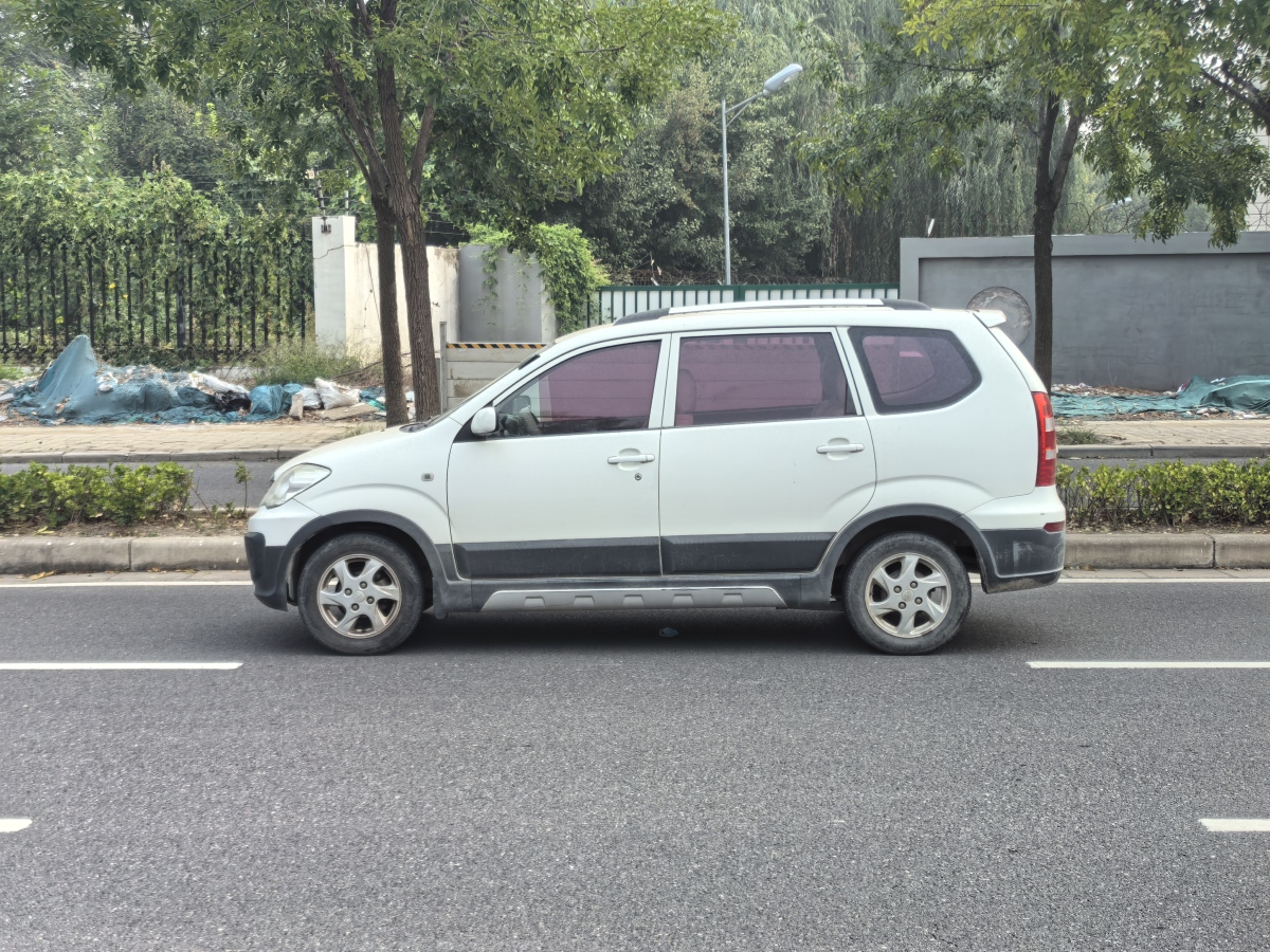 一汽 森雅S80  2014款 1.5L 手動5座運動都市C版圖片