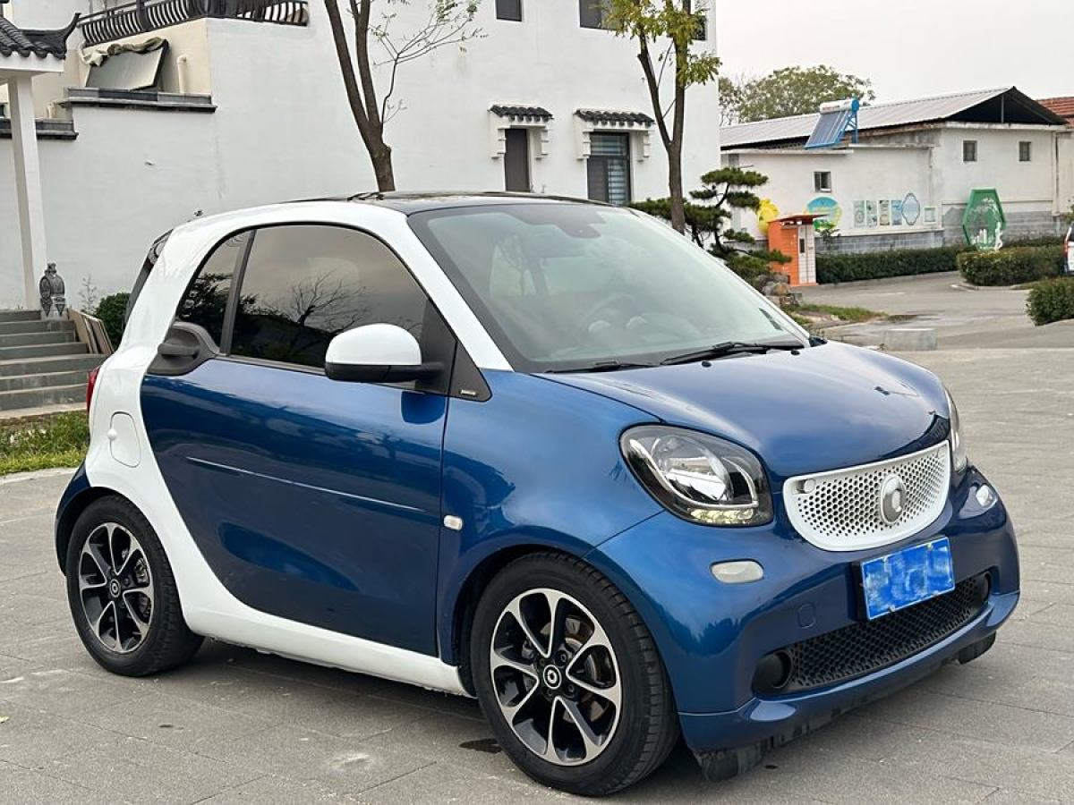 2016年9月smart fortwo  2015款 1.0L 52千瓦硬頂激情版