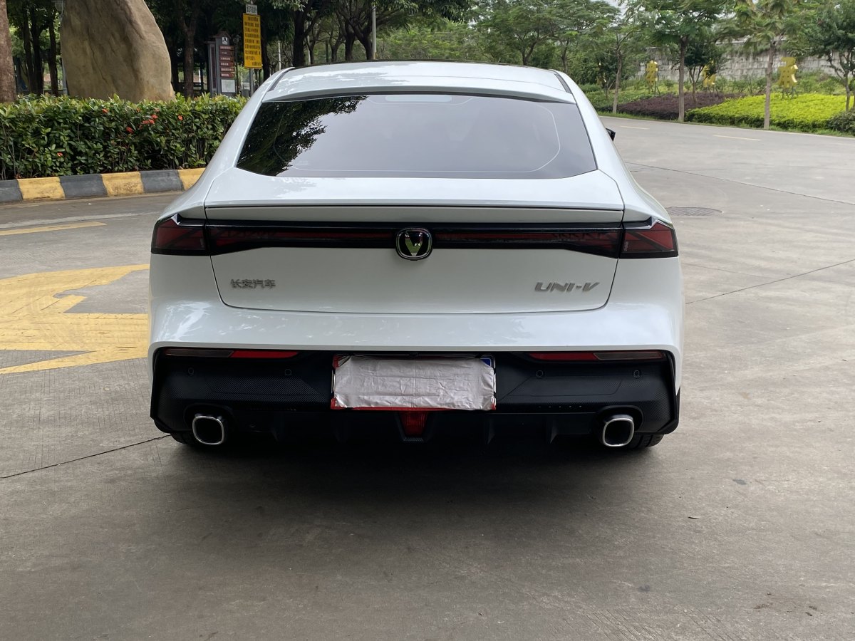 長安 長安UNI-V  2023款 1.5T 尊貴型圖片