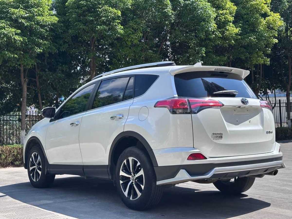 豐田 RAV4榮放  2016款 2.0L CVT兩驅(qū)風(fēng)尚版圖片