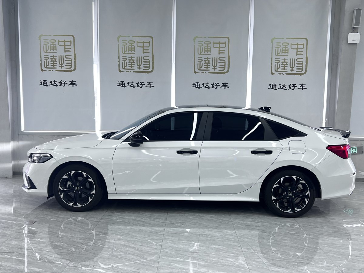 本田 思域  2022款 240TURBO CVT燃动版图片