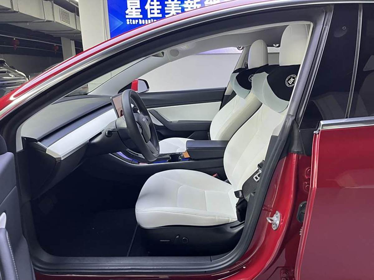 特斯拉 Model 3  2020款 改款 標(biāo)準(zhǔn)續(xù)航后驅(qū)升級(jí)版圖片