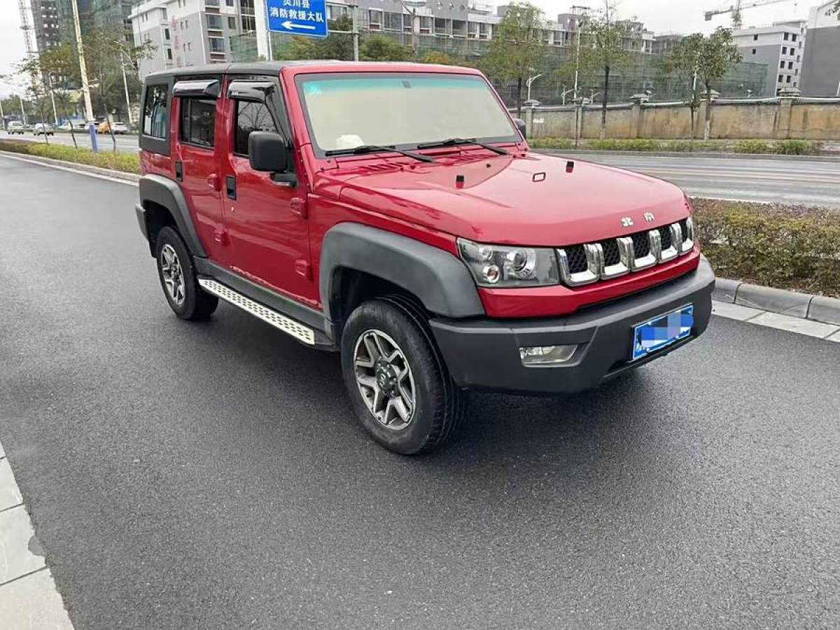 北京 BJ40  2017款 40L 2.3T 自動四驅(qū)環(huán)塔冠軍版圖片