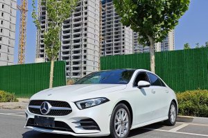 奔馳A級(jí) 奔馳 改款 A 200 L 運(yùn)動(dòng)轎車時(shí)尚型