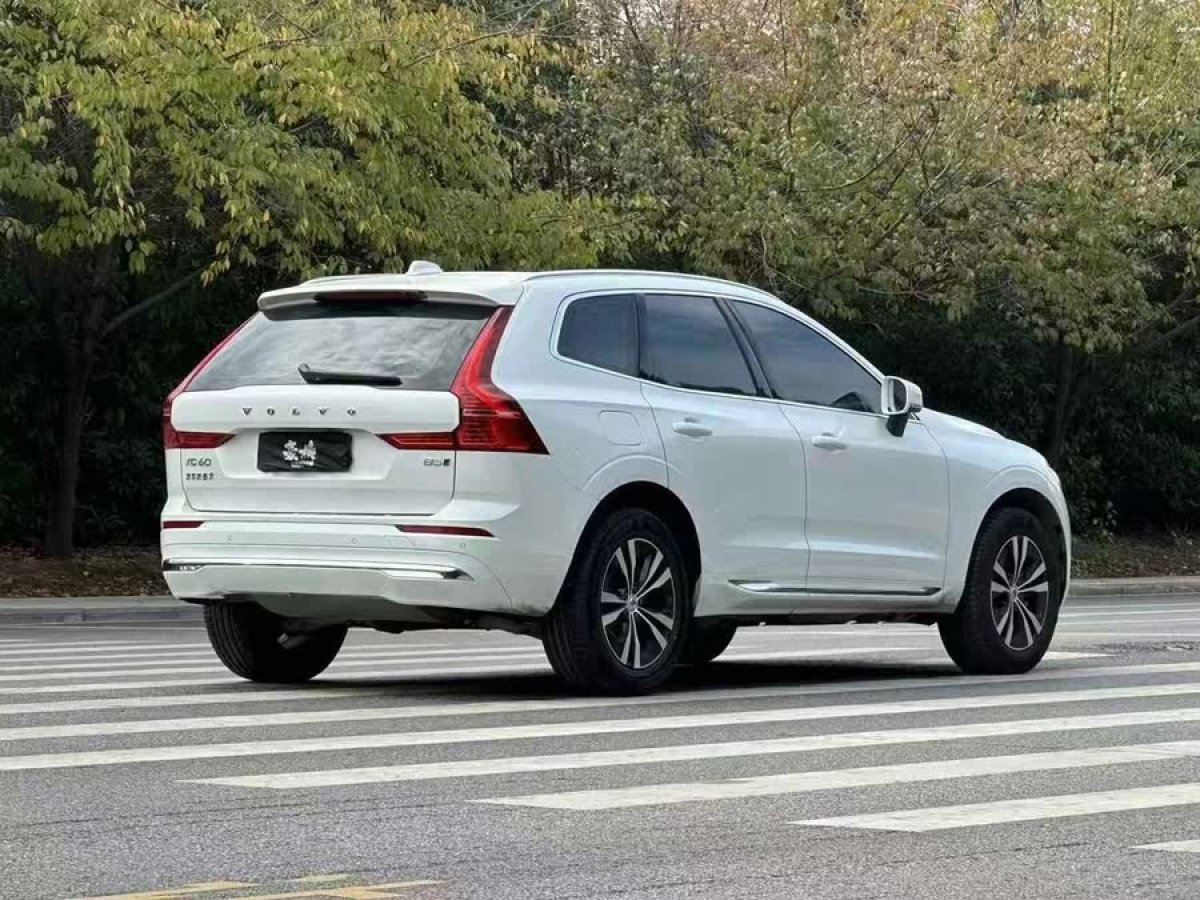 沃爾沃 XC60  2024款 B5 四驅(qū)智逸豪華版圖片