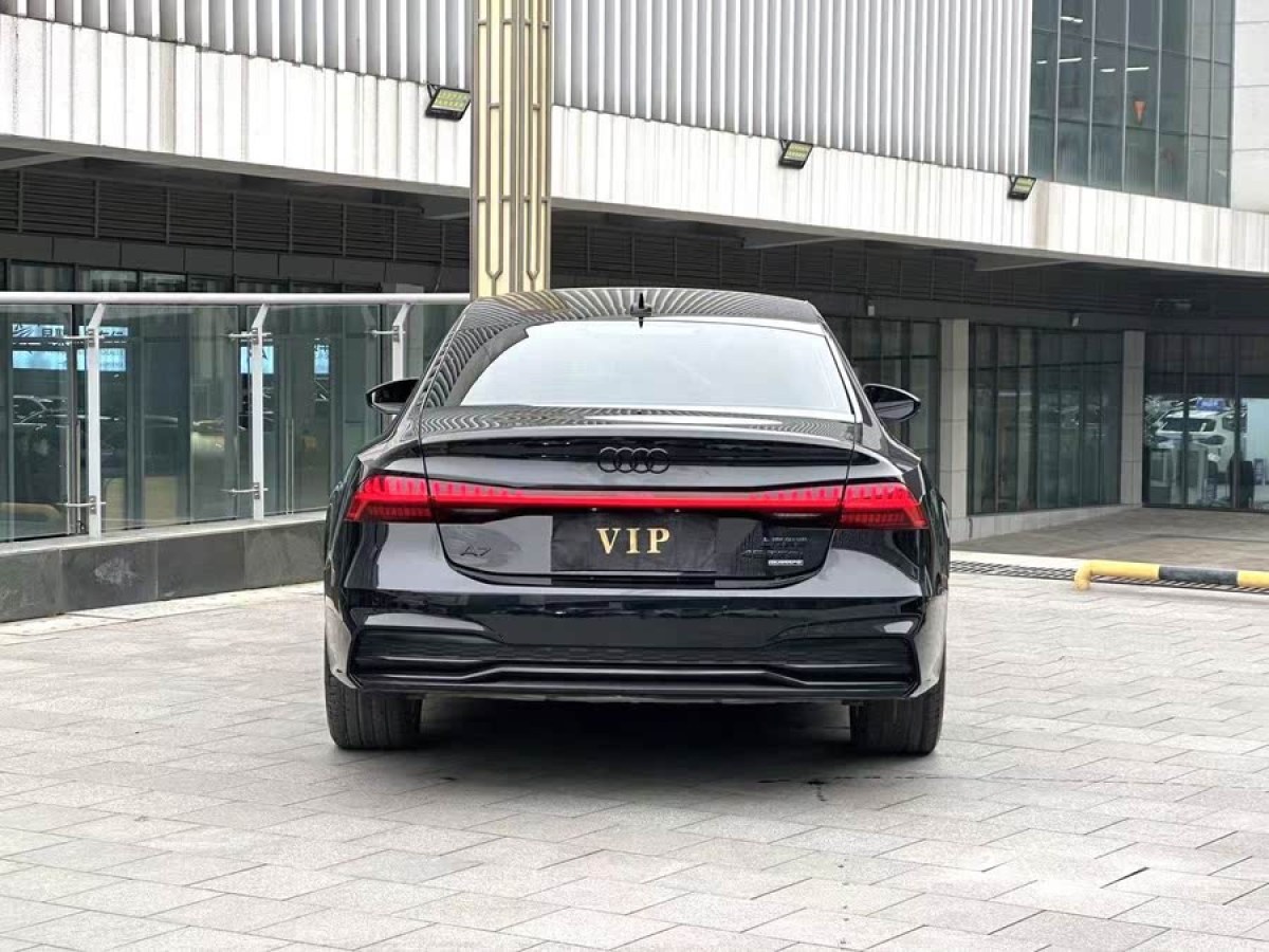 奧迪 奧迪A7L  2022款 45 TFSI quattro S-line 圣騎士圖片