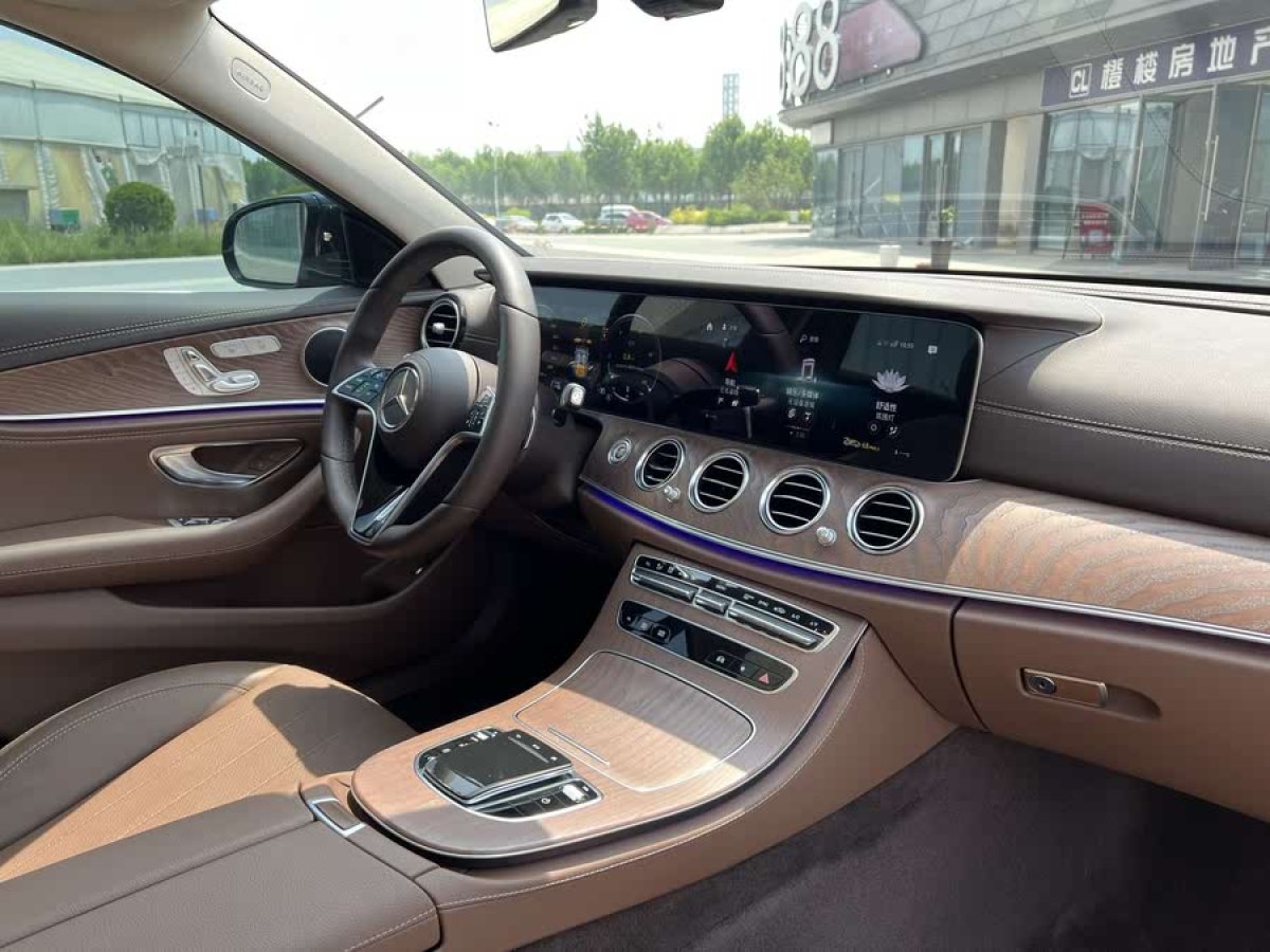 奔馳 奔馳E級  2023款 改款 E 300 L 時尚型圖片