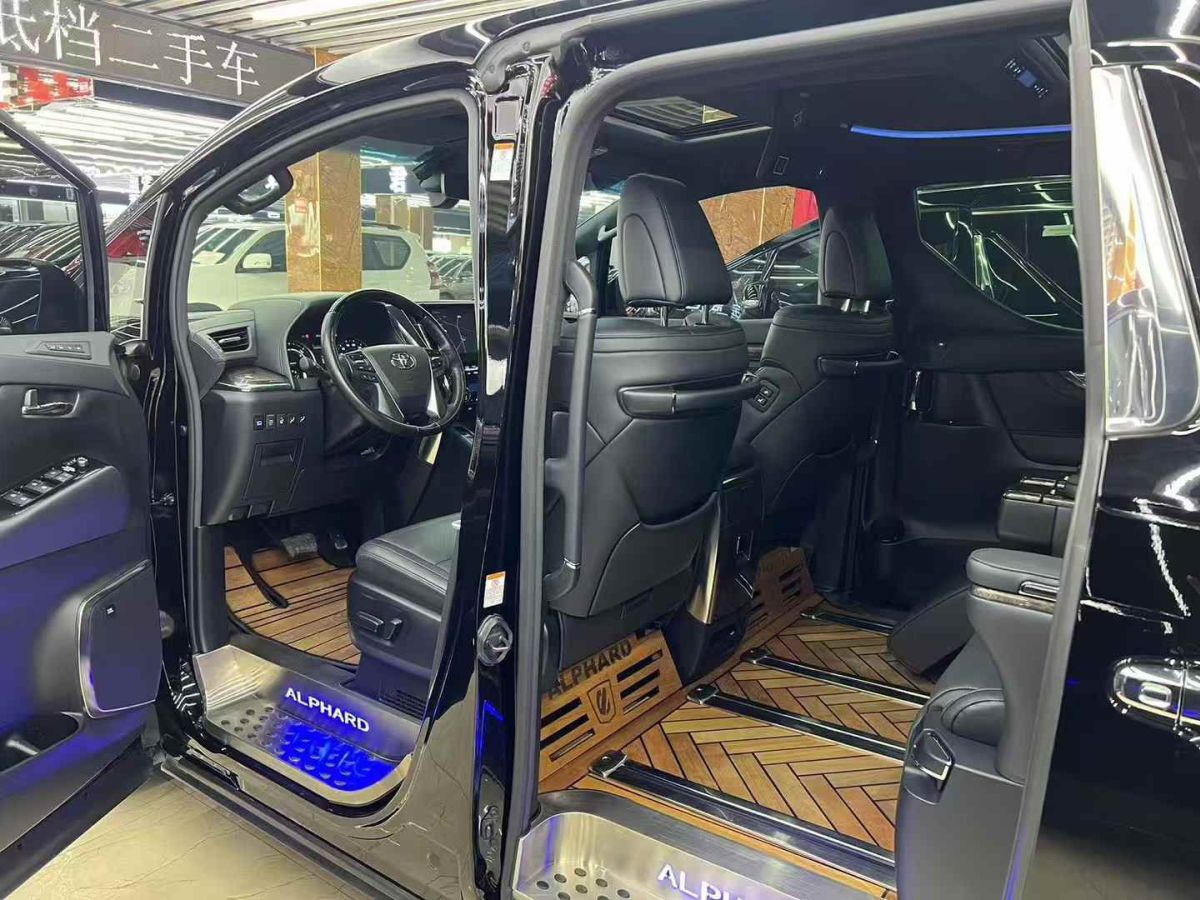 豐田 埃爾法  2021款 雙擎 2.5L 尊貴版圖片