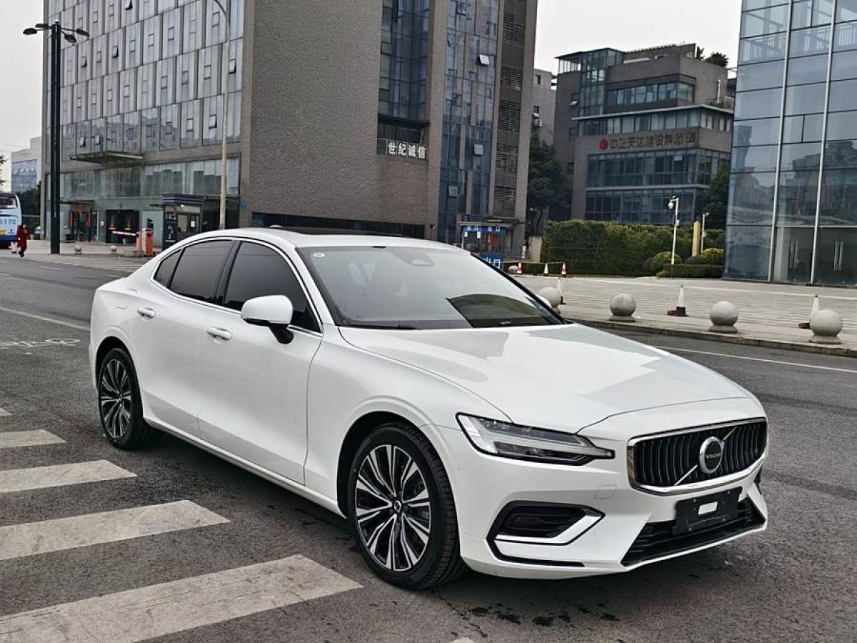 沃爾沃 S60L  2024款 B4 智遠(yuǎn)豪華版圖片