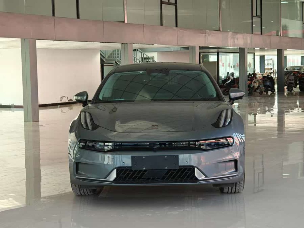 極氪 極氪001  2022款 長(zhǎng)續(xù)航雙電機(jī) WE版圖片