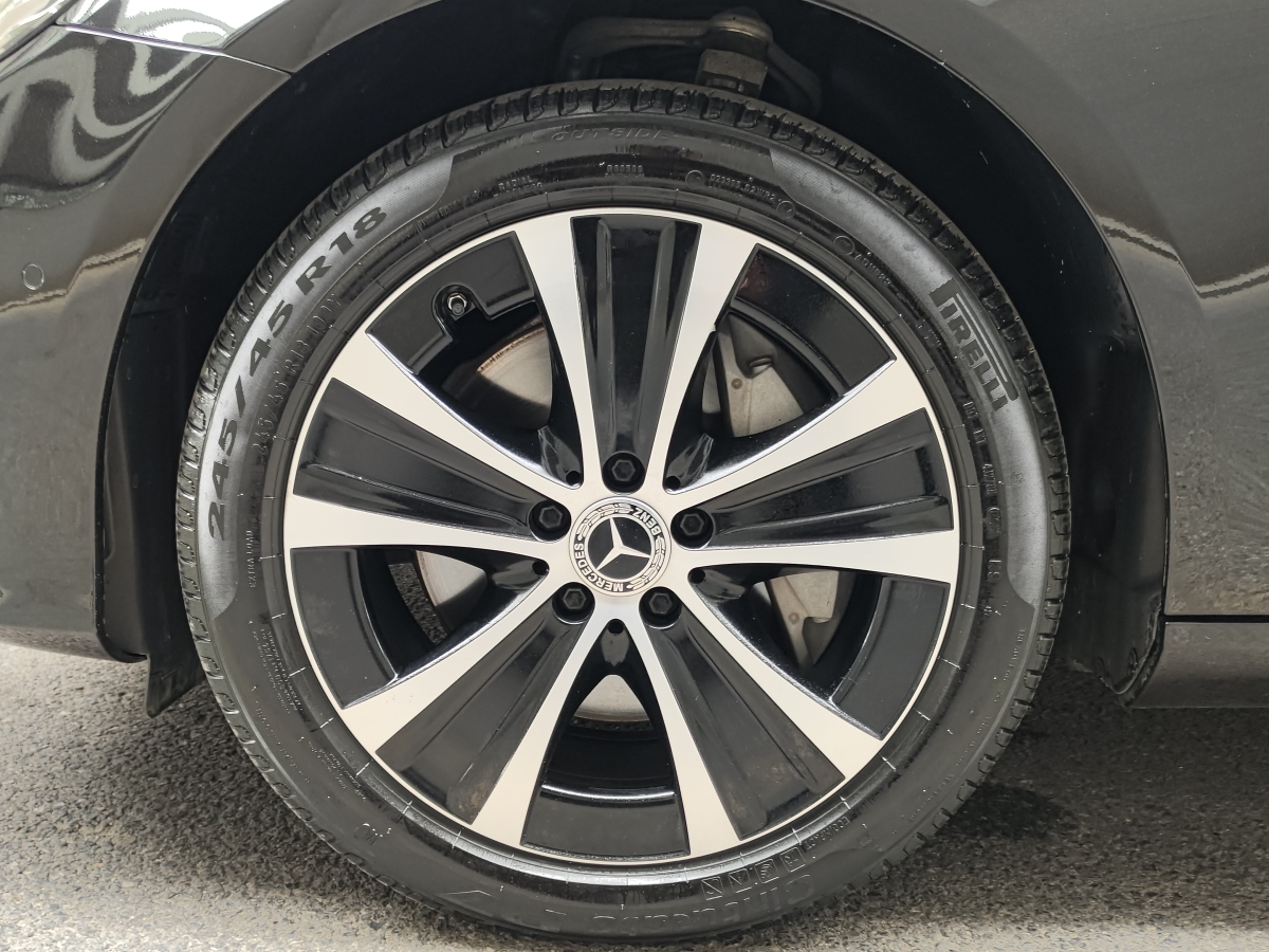 2019年5月奔馳 奔馳E級(jí)  2019款 改款 E 300 L 時(shí)尚型