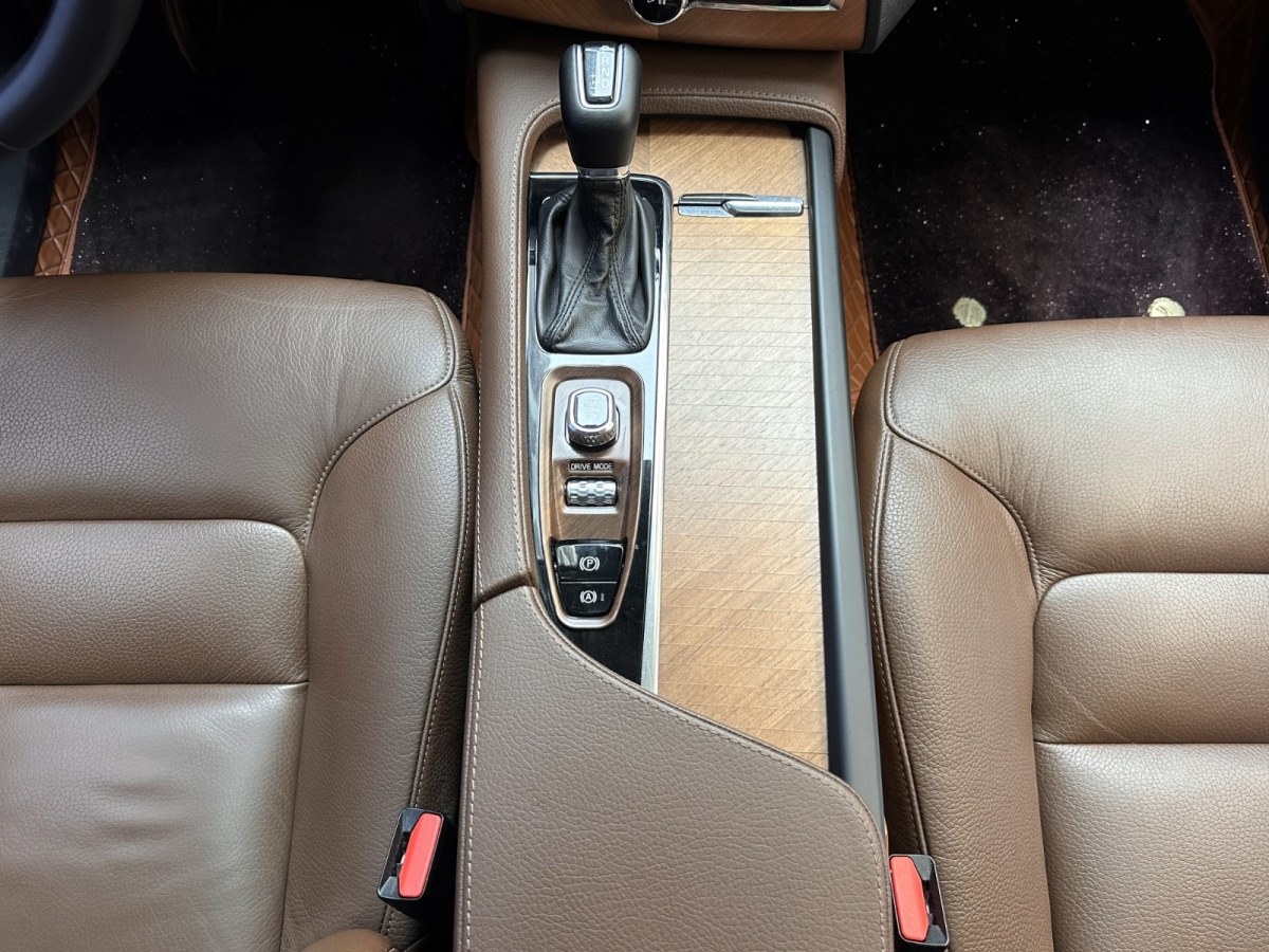 沃爾沃 XC90  2020款 T6 智逸豪華版 7座圖片