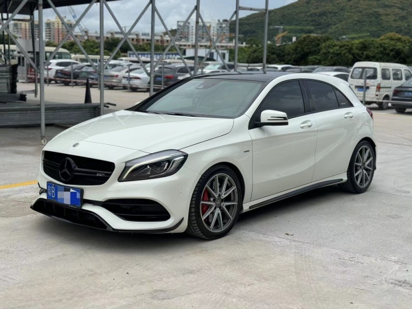 奔驰 奔驰A级AMG  2017款 AMG A 45 4MATIC 暗夜雷霆限量版