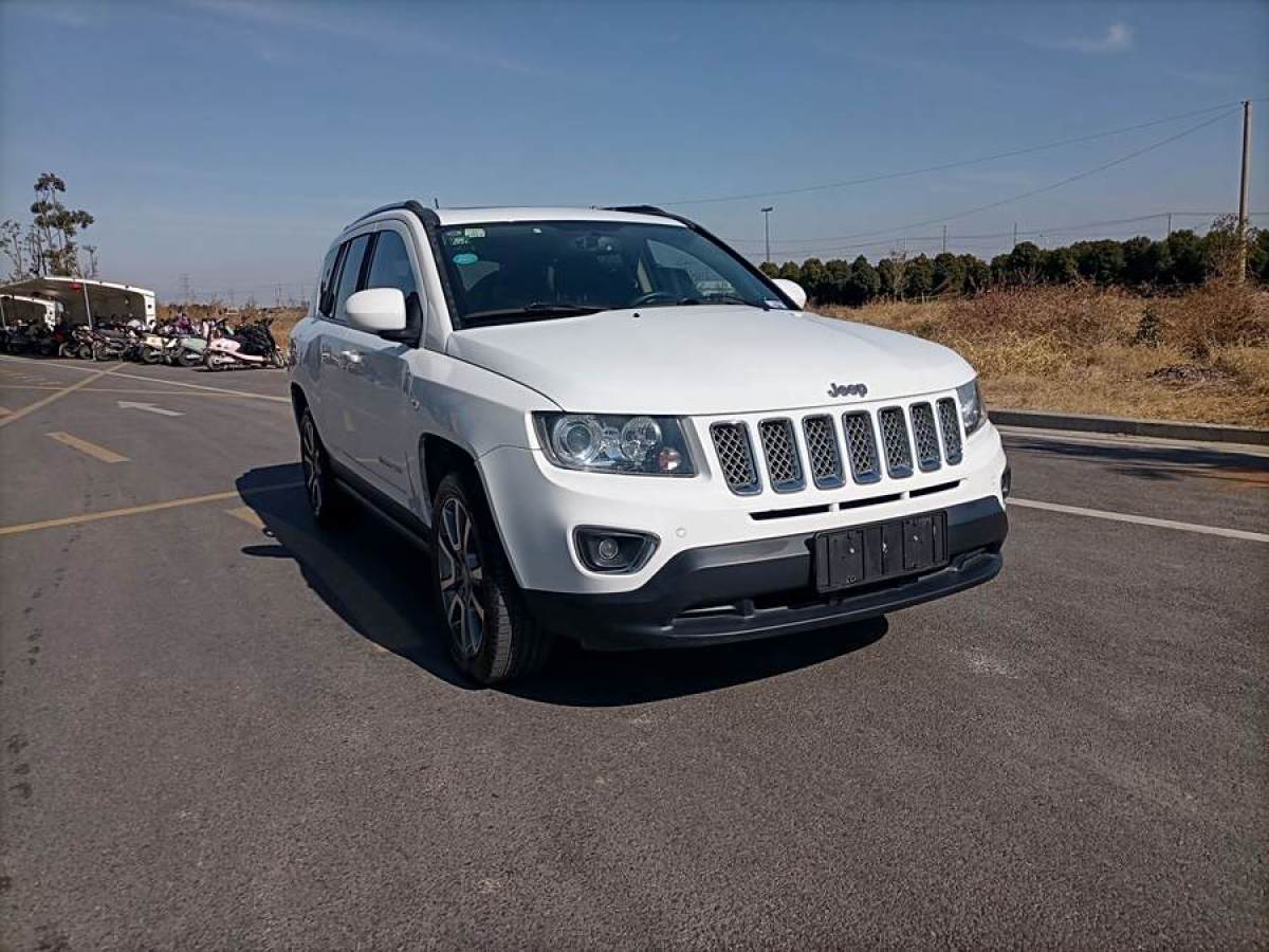 Jeep 指南者  2014款 改款 2.0L 兩驅(qū)精英版圖片