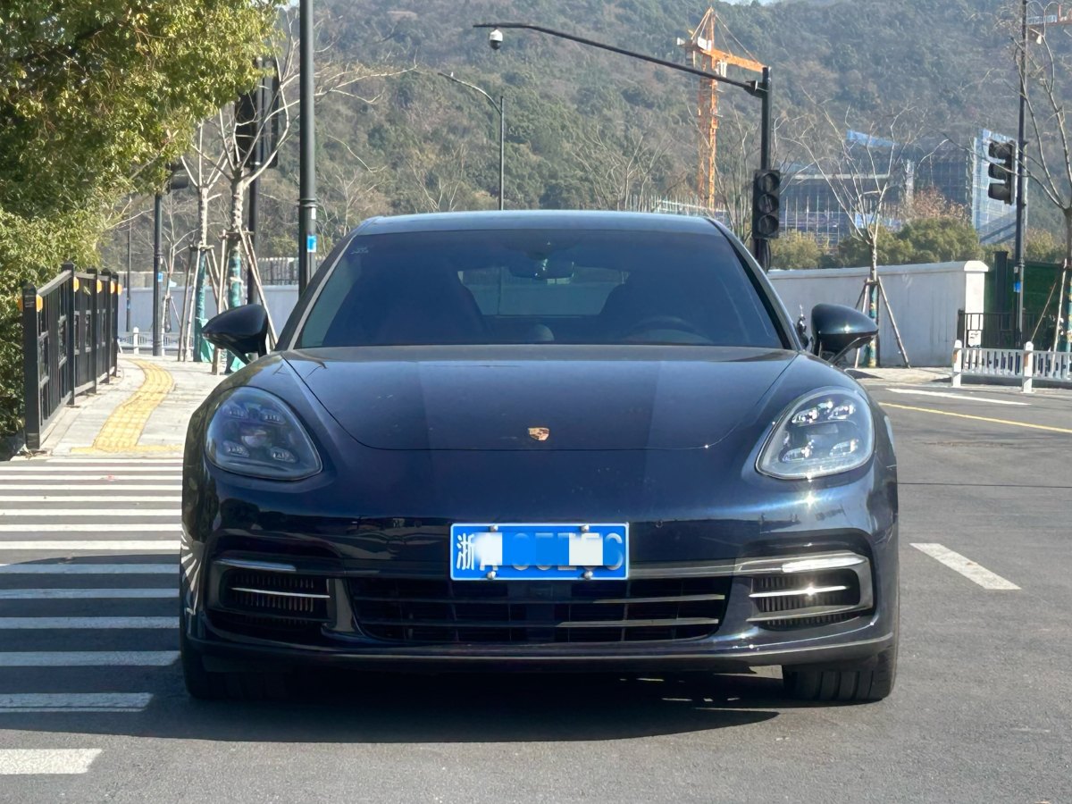 保時(shí)捷 Panamera  2019款 Panamera 4 行政加長(zhǎng)版 2.9T圖片