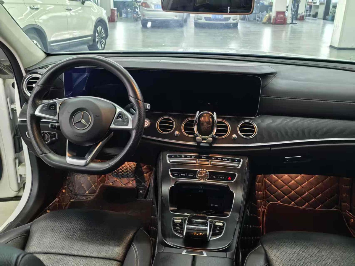 奔馳 奔馳E級(jí)  2019款 改款 E 300 L 豪華型圖片