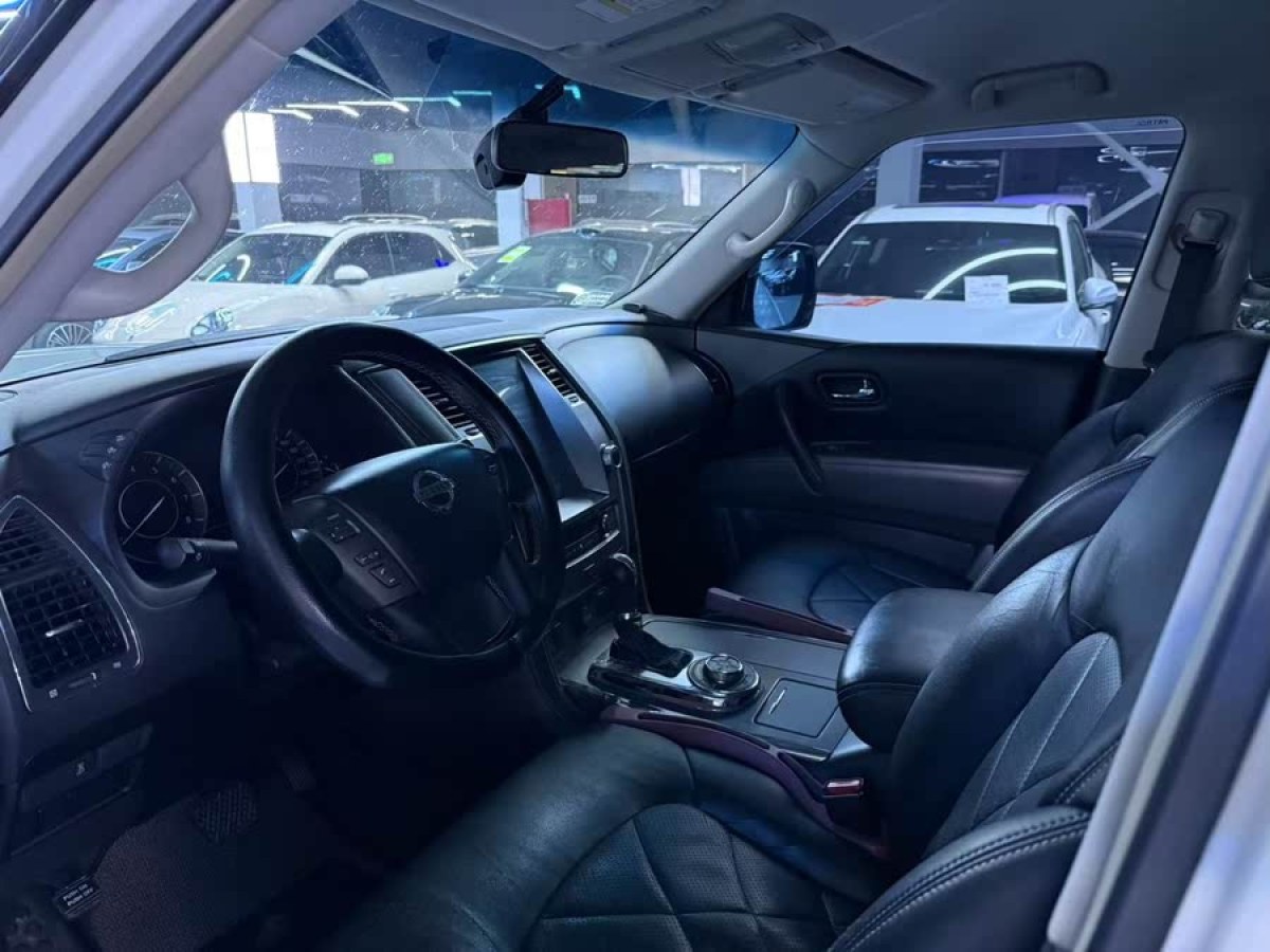 日產(chǎn) 途樂  2018款 4.0L 領(lǐng)英型圖片