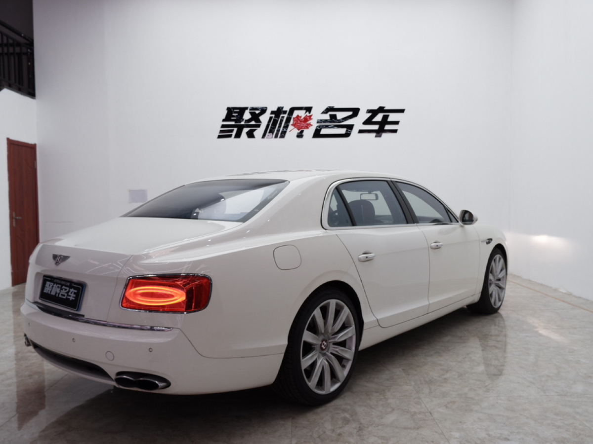 賓利 飛馳  2016款 4.0T V8 標(biāo)準(zhǔn)版圖片