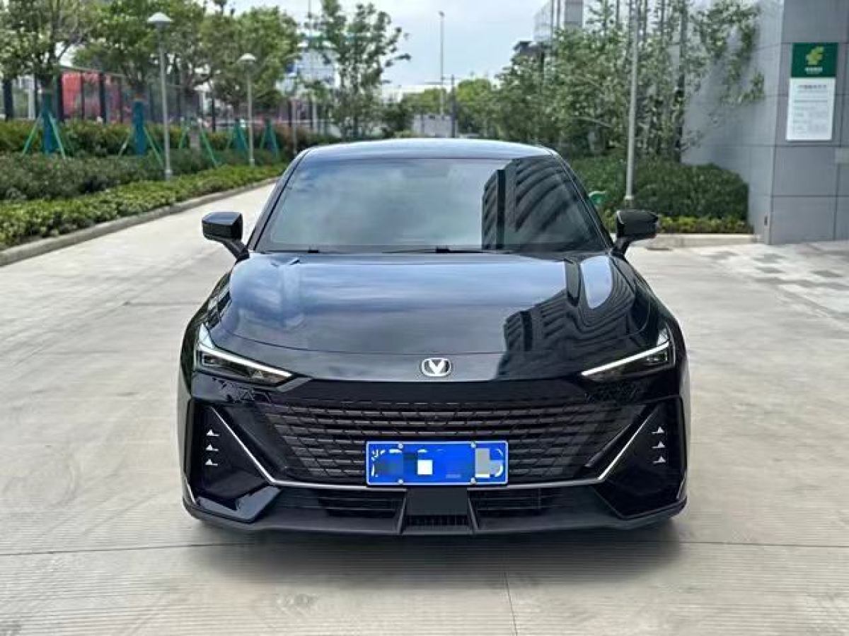 長(zhǎng)安 長(zhǎng)安UNI-V  2023款 1.5T 尊享型圖片