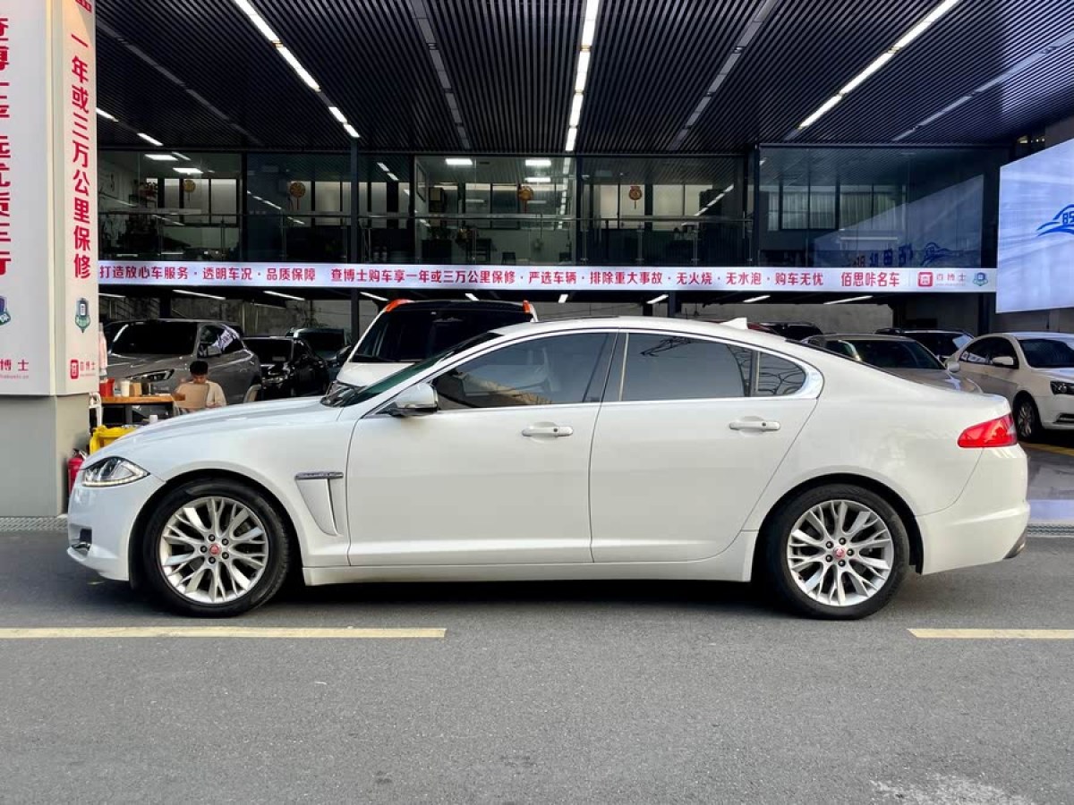 捷豹 XF  2014款 XF 2.0T 豪華版圖片