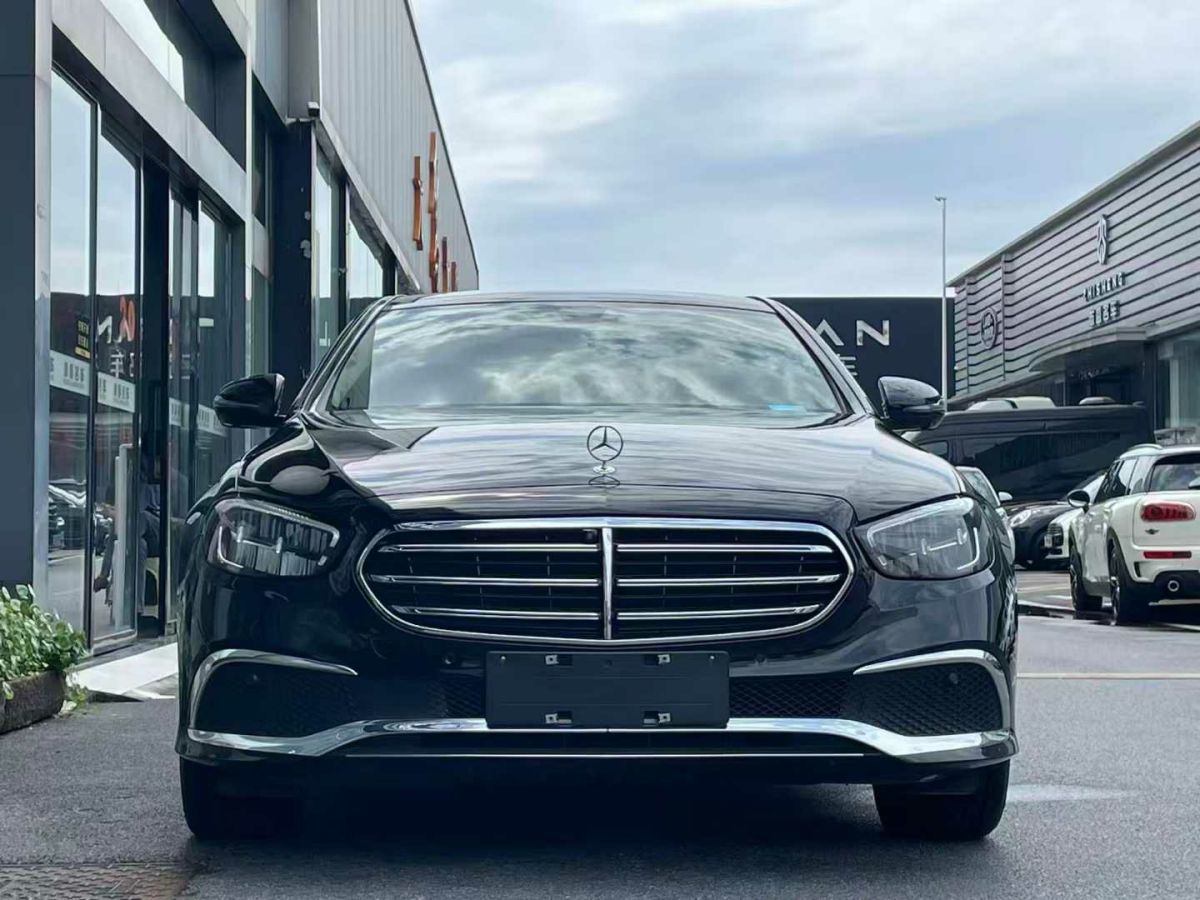 奔馳 奔馳E級(jí)新能源  2022款 E 350 e L 插電式混合動(dòng)力轎車(chē)圖片