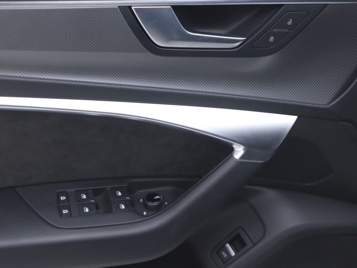 奧迪 奧迪A6L  2019款 45 TFSI quattro 臻選動感型圖片