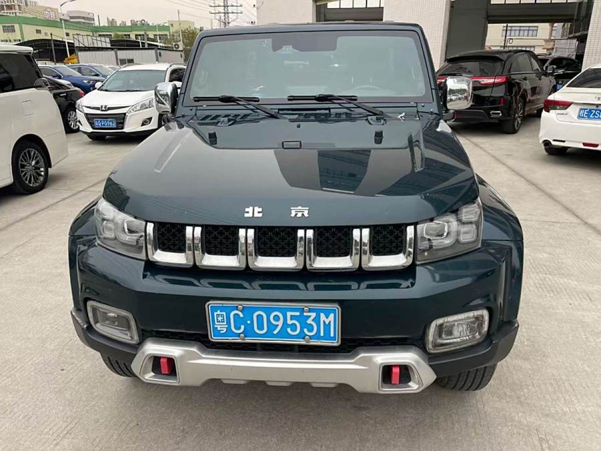 北京 BJ40  2020款 2.0T 自動(dòng)四驅(qū)城市獵人版至尊型圖片