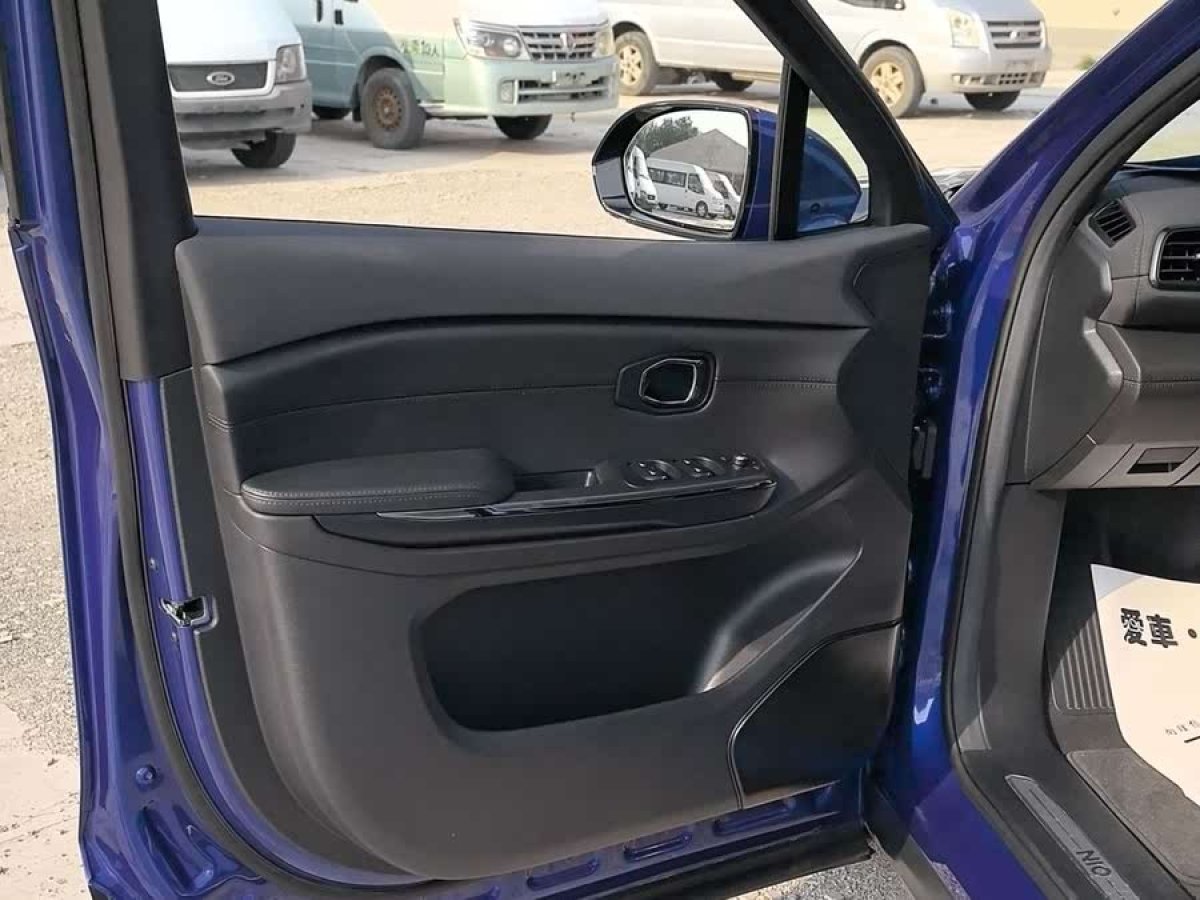 蔚來(lái) 蔚來(lái)EC6  2020款 430KM 運(yùn)動(dòng)版圖片
