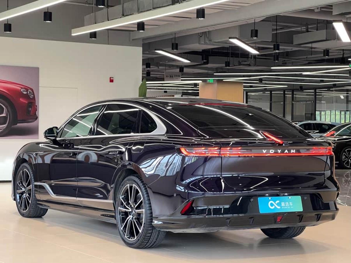 嵐圖 嵐圖追光  2024款 PHEV 四驅(qū)超長續(xù)航旗艦版圖片