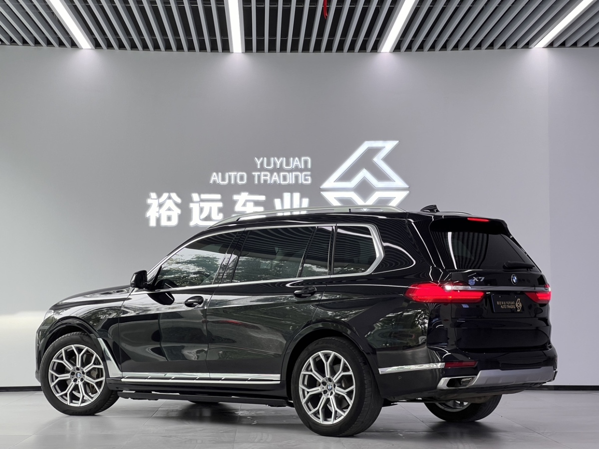 寶馬 寶馬X7  2020款 xDrive40i 領(lǐng)先型豪華套裝圖片