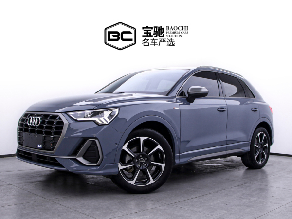 奥迪 奥迪Q3  2022款 40 TFSI RS套件燃速型