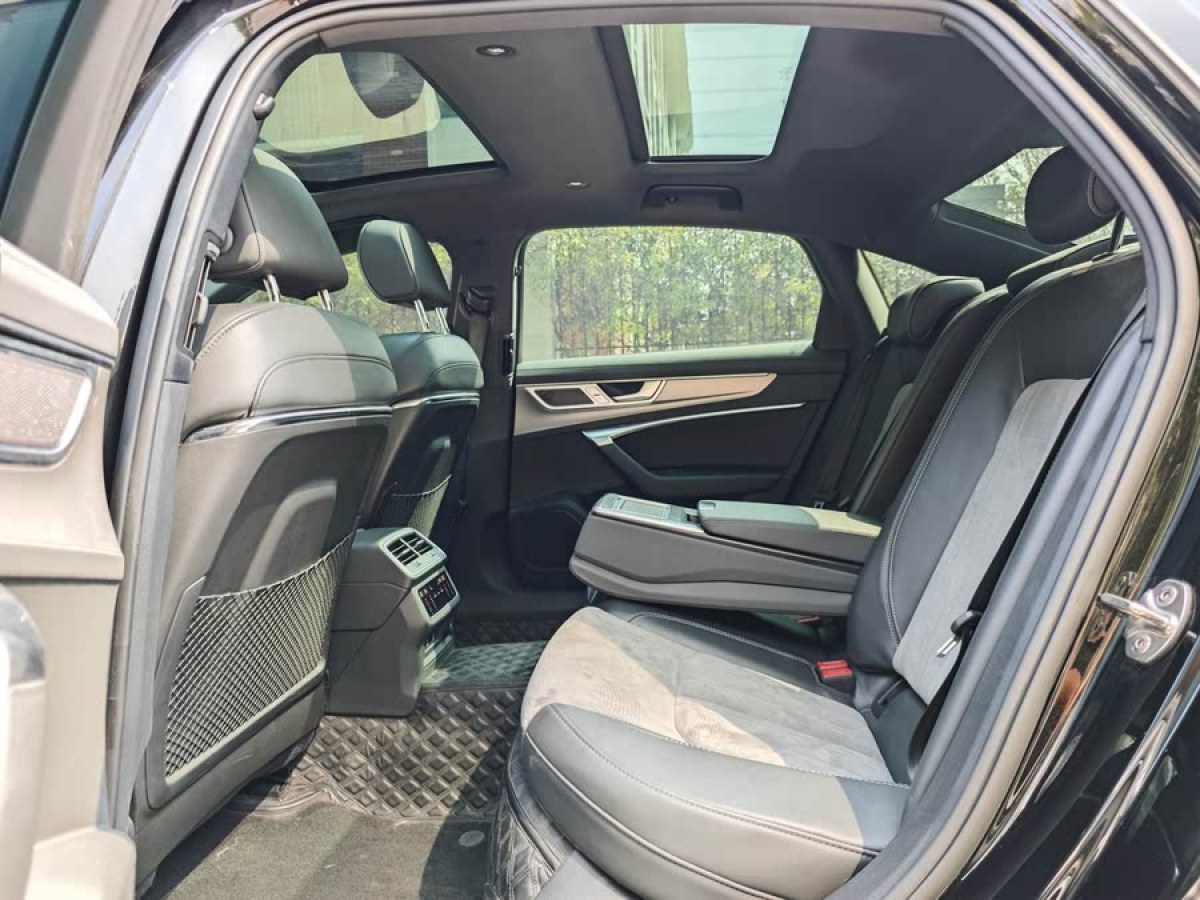 奧迪 奧迪A6L  2023款 改款 45 TFSI 臻選動感型圖片