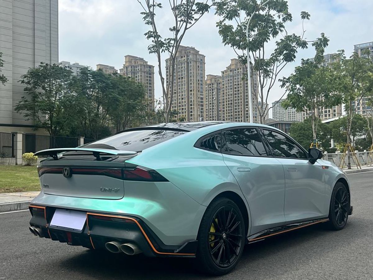 長(zhǎng)安 長(zhǎng)安UNI-V  2022款 1.5T 運(yùn)動(dòng)版圖片