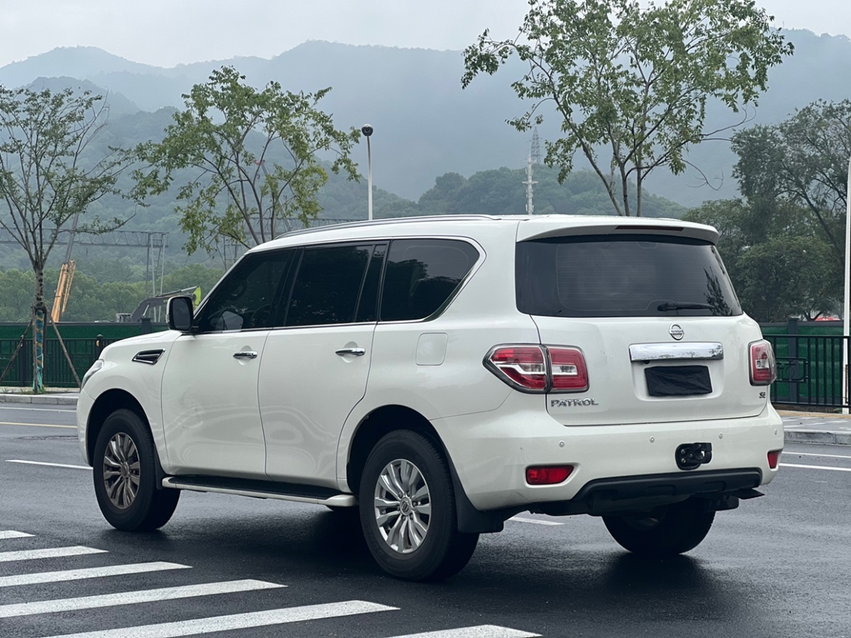 日產(chǎn) 途樂(lè)  2018款 4.0L 旗艦型圖片