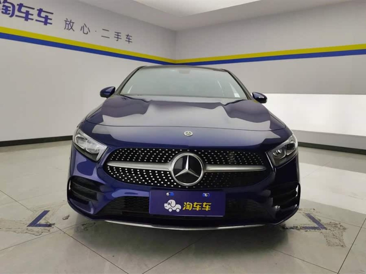 奔馳 奔馳A級(jí)  2020款 改款 A 200 L 運(yùn)動(dòng)轎車時(shí)尚型圖片