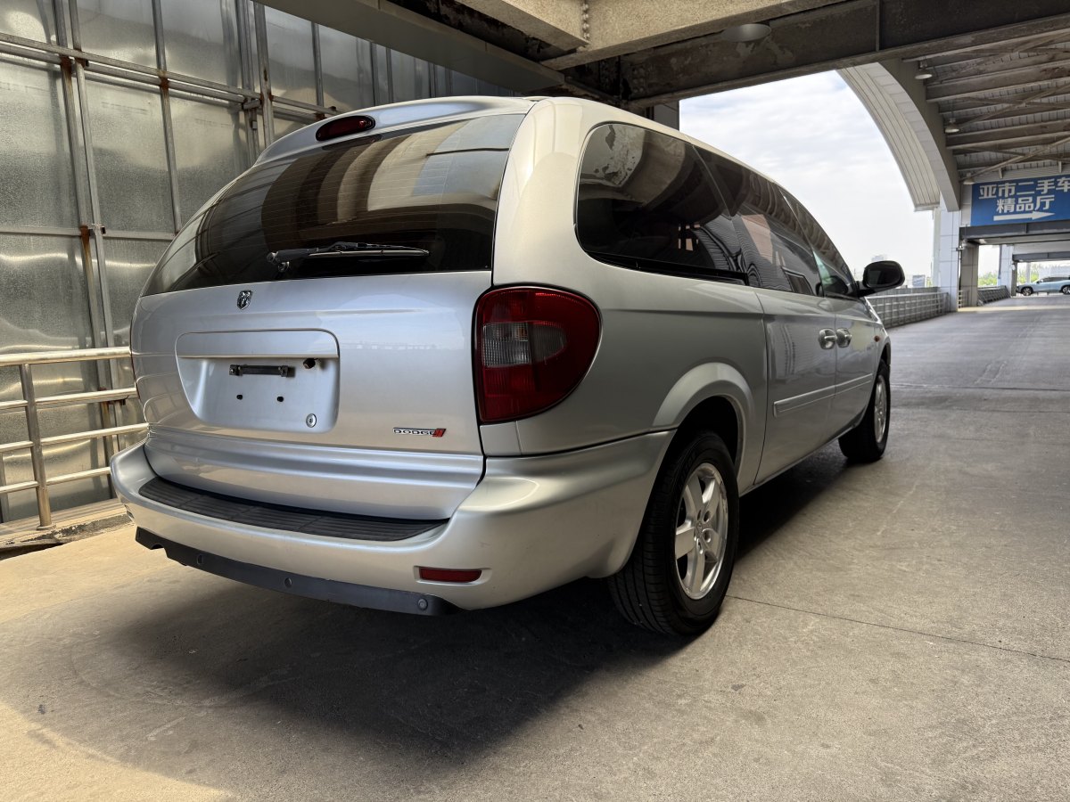 道奇 凱領(lǐng)  2007款 3.0L 經(jīng)典版圖片