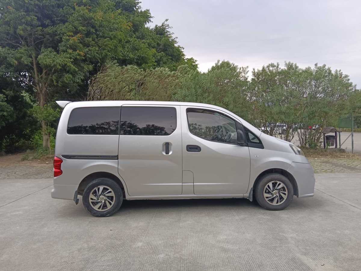 日產(chǎn) NV200  2016款 改款 1.6L CVT豪華型圖片