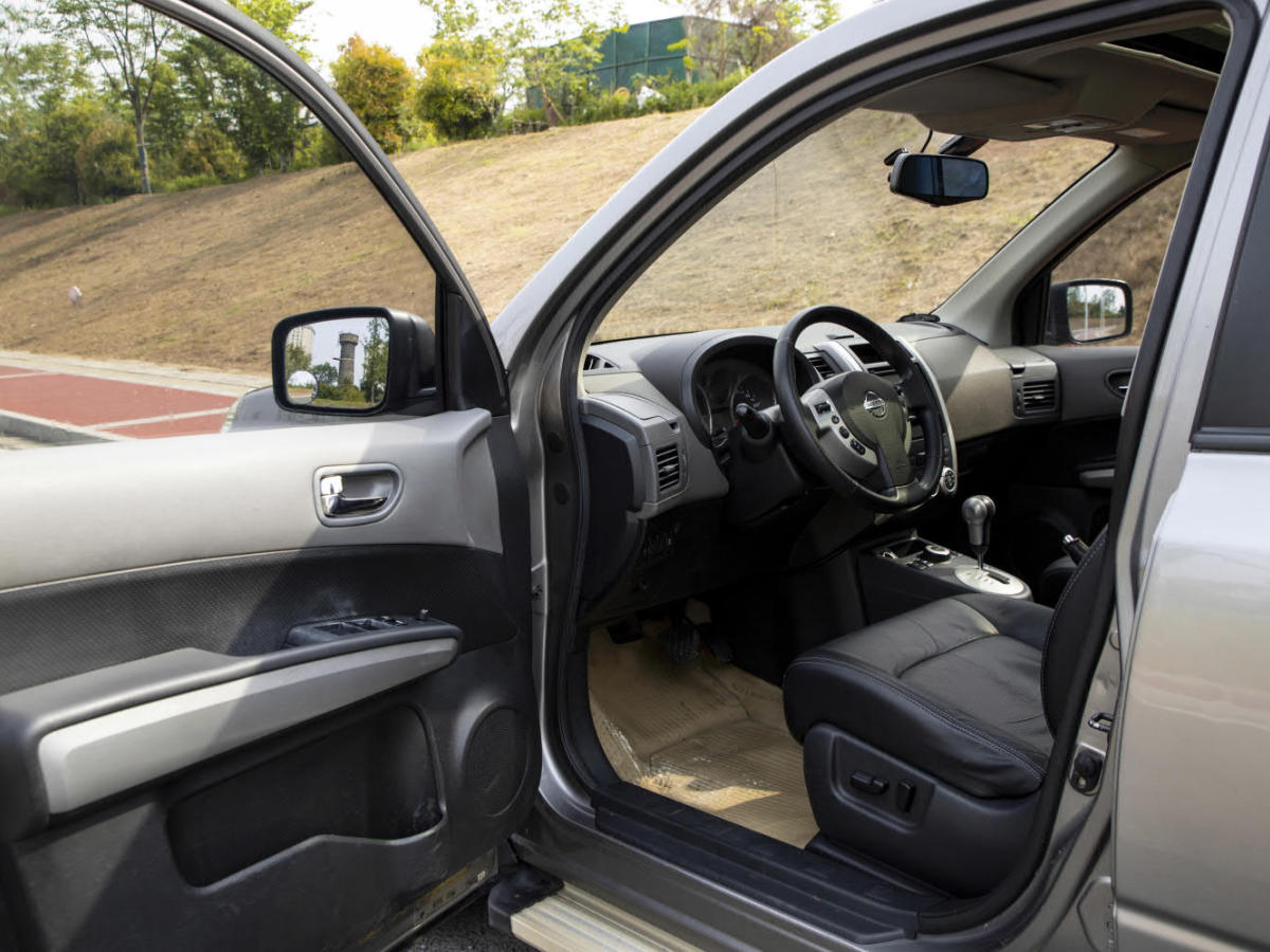 日产 奇骏  2010款 2.5L CVT豪华版 4WD图片
