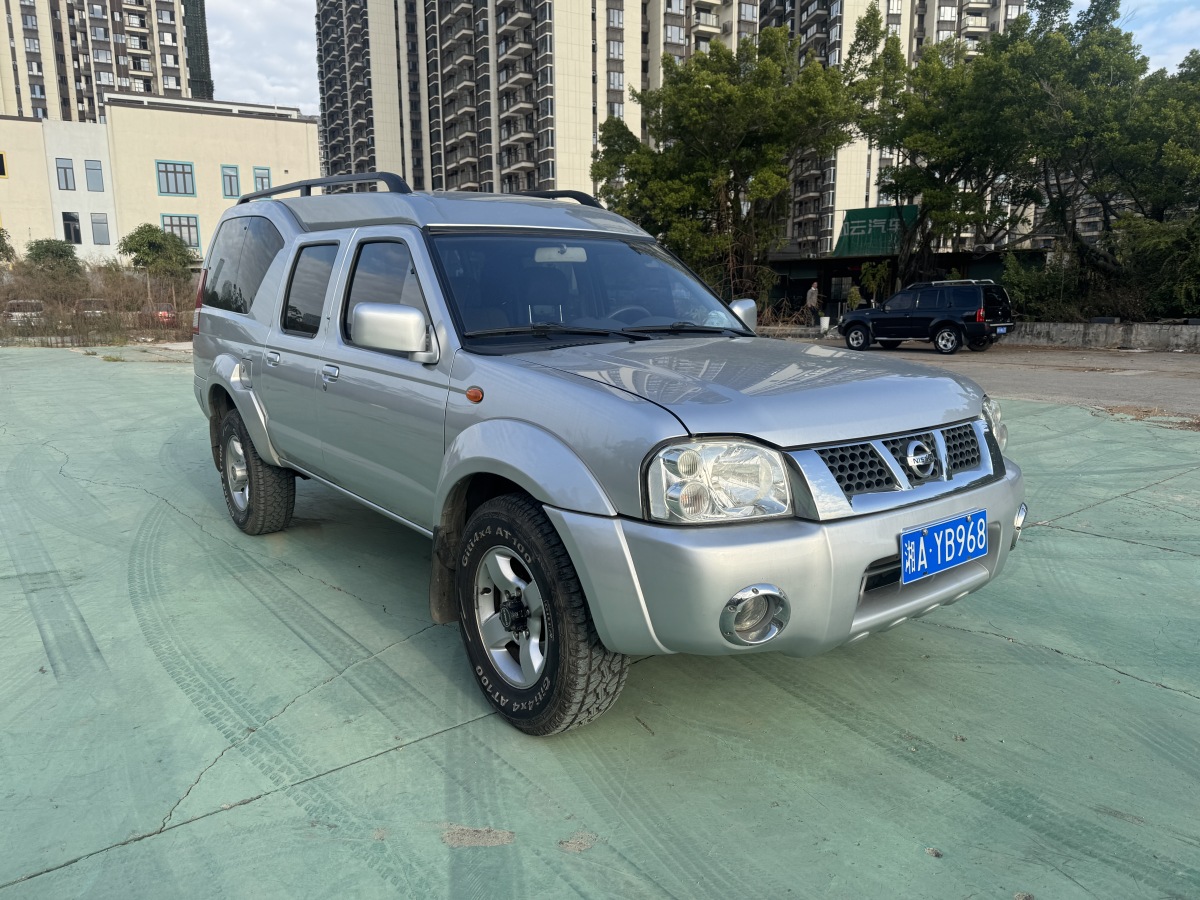 日產(chǎn) ZN廂式車  2013款 2.4L四驅(qū)標(biāo)準(zhǔn)型5座圖片