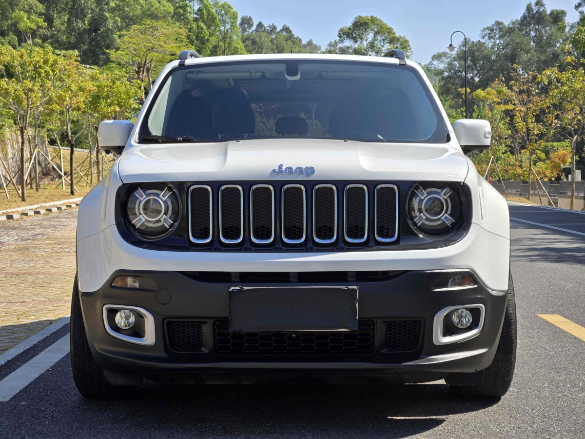 Jeep 自由俠  2018款 互聯(lián)大屏版 180TS 自動高能版圖片