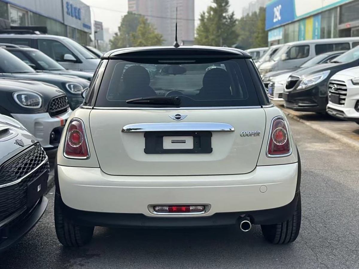 2014年1月MINI COUNTRYMAN  2011款 1.6L COOPER Fun