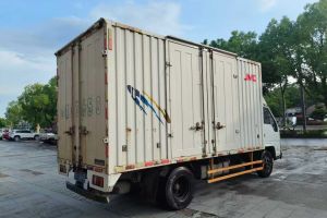 寶典 江鈴 1.8T汽油兩驅(qū)尊享版標軸JX4G18A6L
