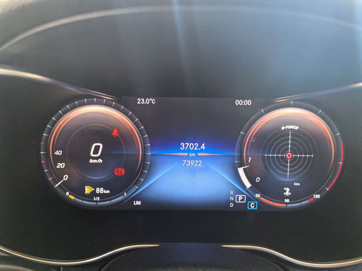 2019年8月奔驰 奔驰C级  2019款 C 180 L 动感型运动版