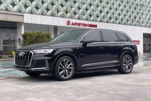 奥迪Q7 奥迪 55 TFSI quattro S line运动型