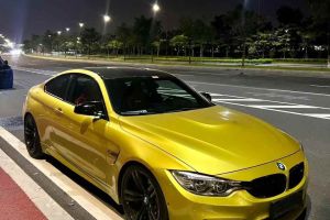 寶馬M4 寶馬 M4敞篷轎跑車獵影版