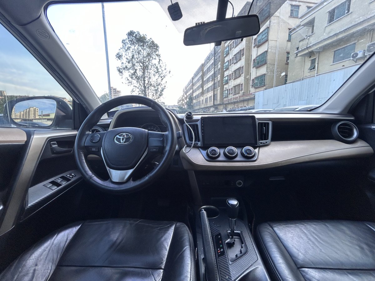 2013年10月豐田 RAV4  2018款 榮放 2.0L CVT兩驅(qū)都市版